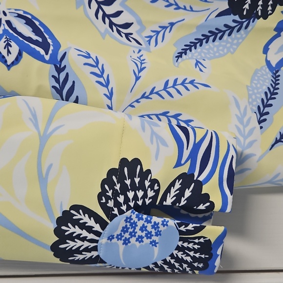 Jude Connally Long Sleeve V-neck Collar Tunic: Blue/Yellow Floral: Size- L - Picture 12 of 15